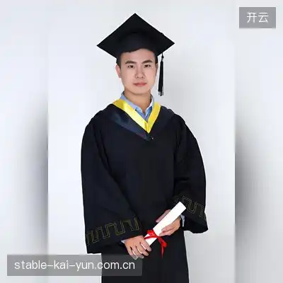 伏桦辰